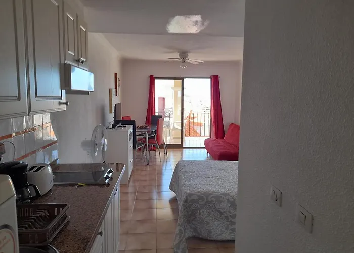 Castle Harbour Christianos Apartment