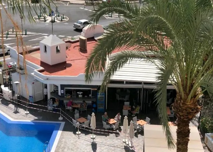 Castle Harbour Christianos Lägenhet *